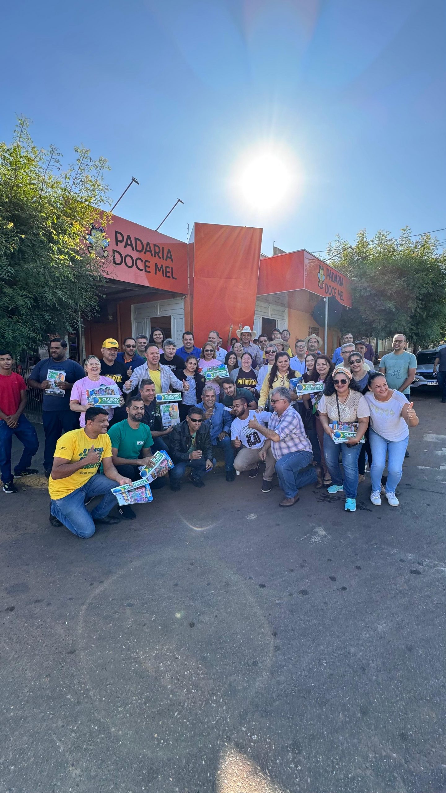 Cláudio e Medeiros visitaram bairro de Rondonópolis para ouvir demandas da população