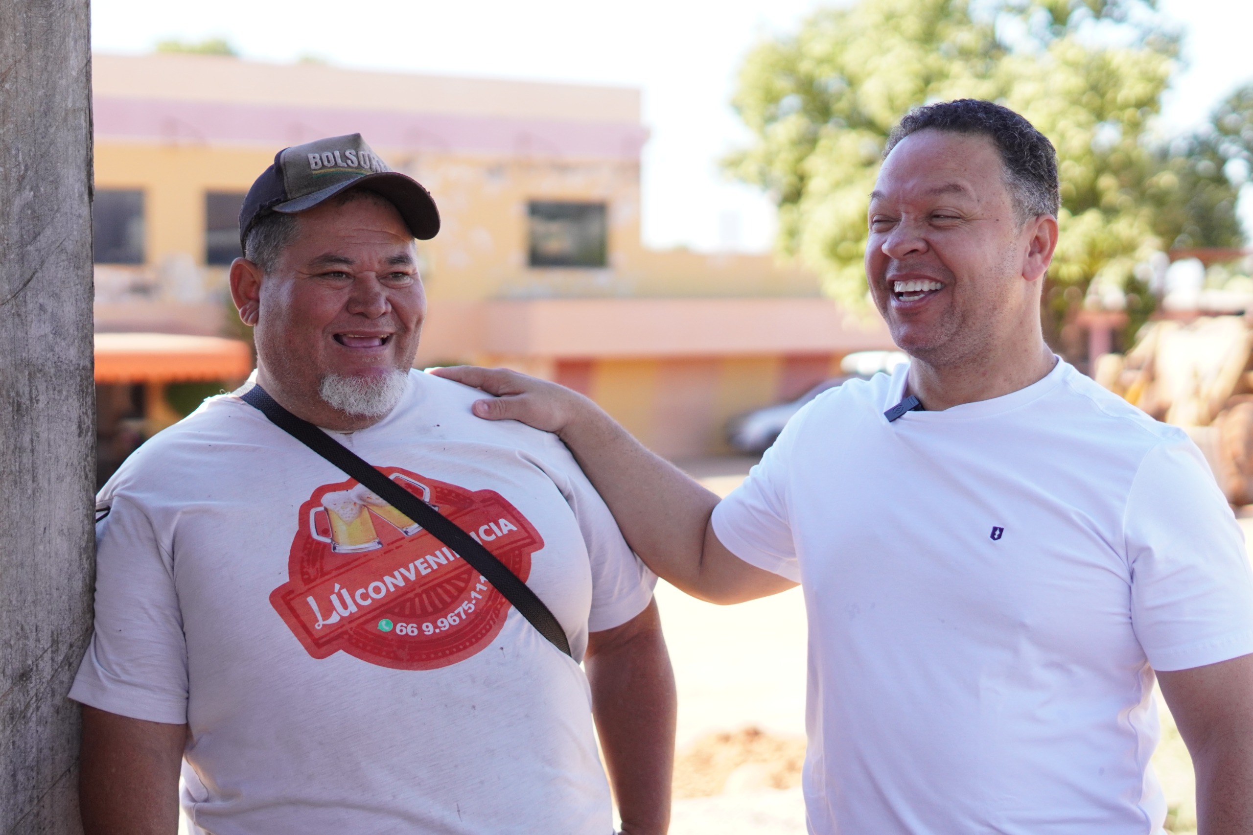 Cláudio percorre bairros prestando contas do mandato e ouvindo demandas da população