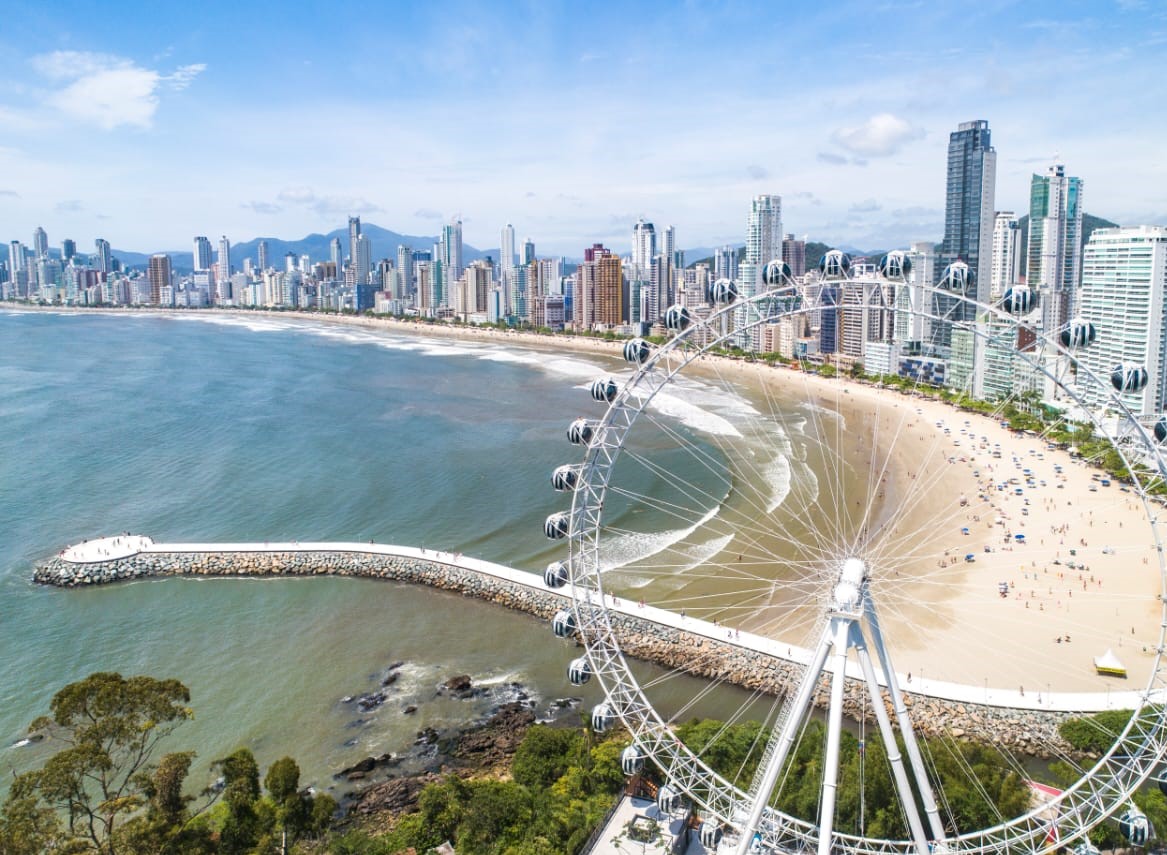 60 anos de Balneário Camboriú: megaconstruções exigem processos curiosos de execução