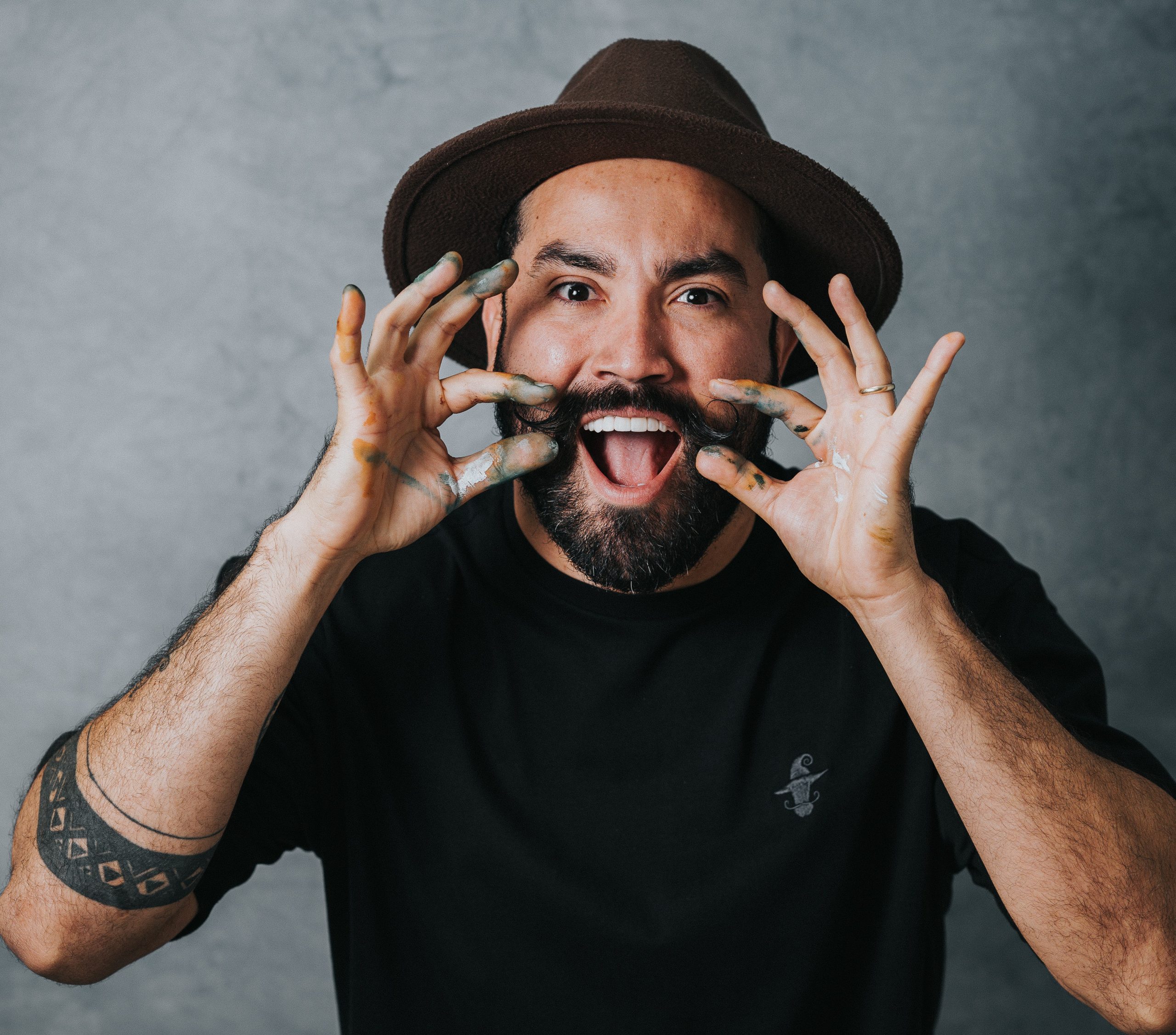 Jonnier assina identidade visual do Mundial de Beach Tennis