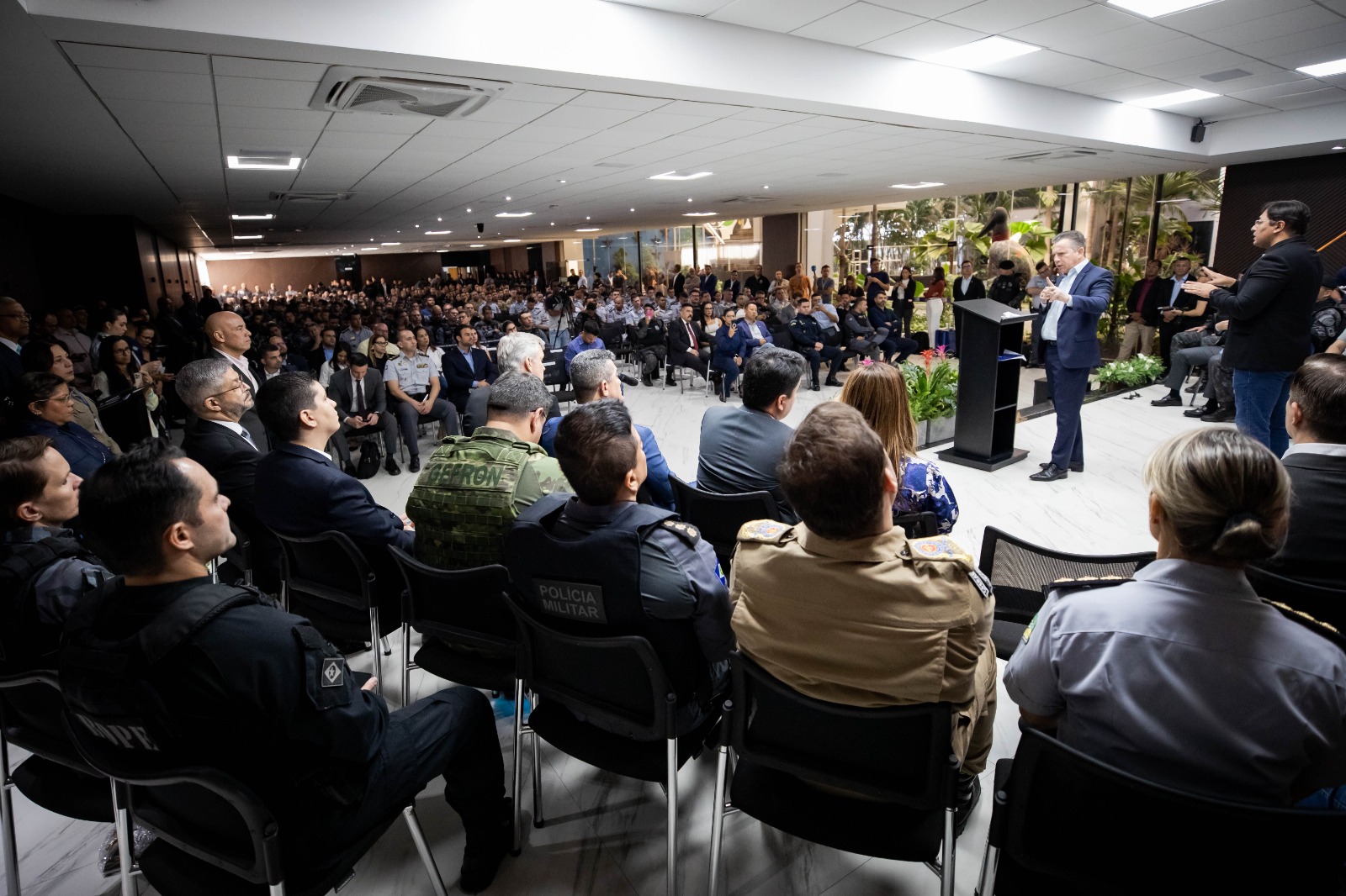 MT reúne agentes da PM de 11 Estados em debate sobre combate a facções criminosas
