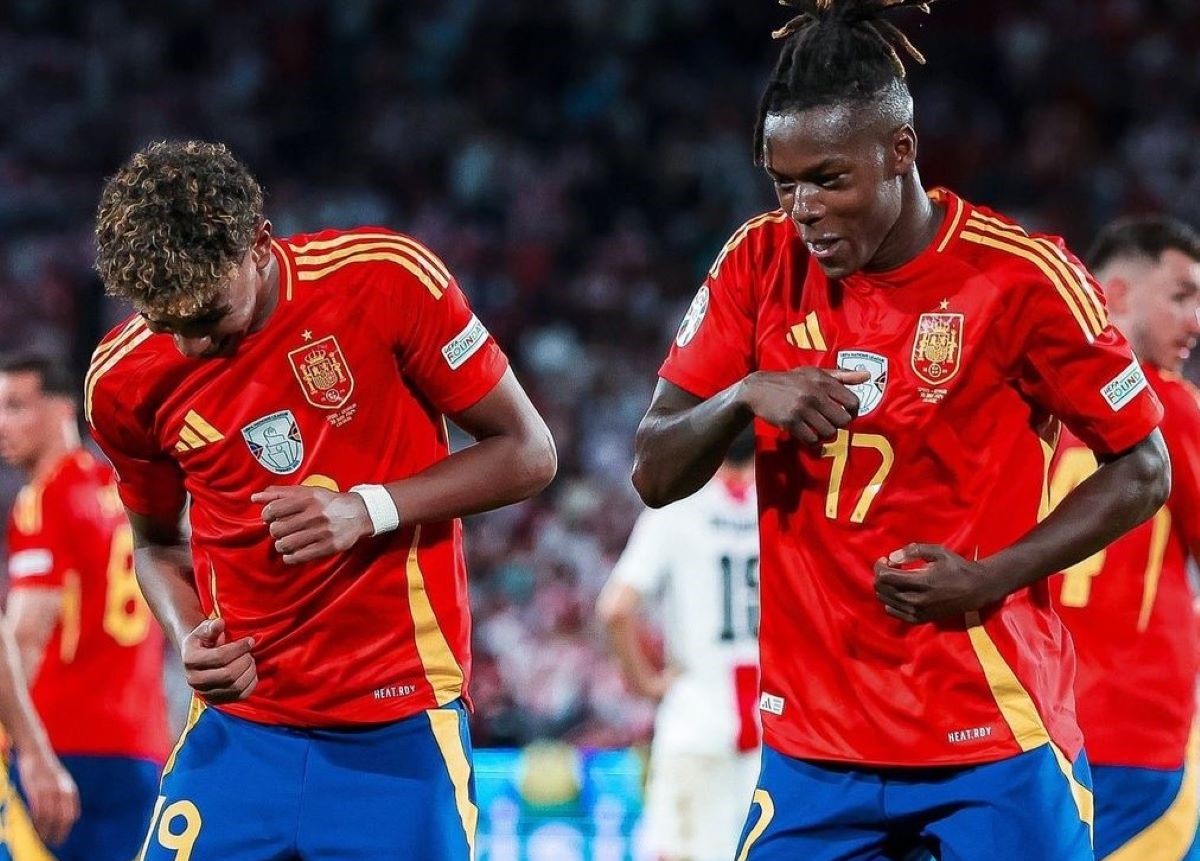 Seleção Espanhola comemora vitória ao som de hit brasileiro