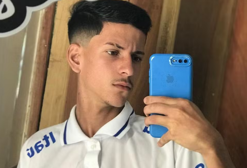 Jovem de 19 anos morre ao bater moto contra muro de rua sem saída