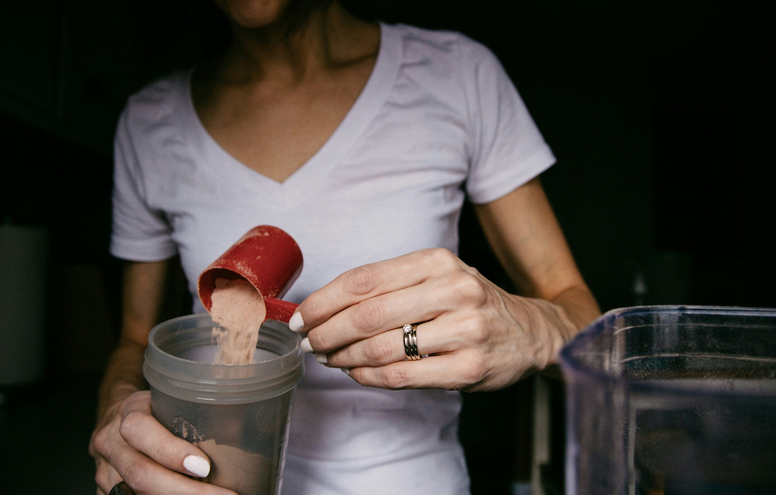 Nutricionista traz algumas estratégias para incluir suplementos proteicos na dieta