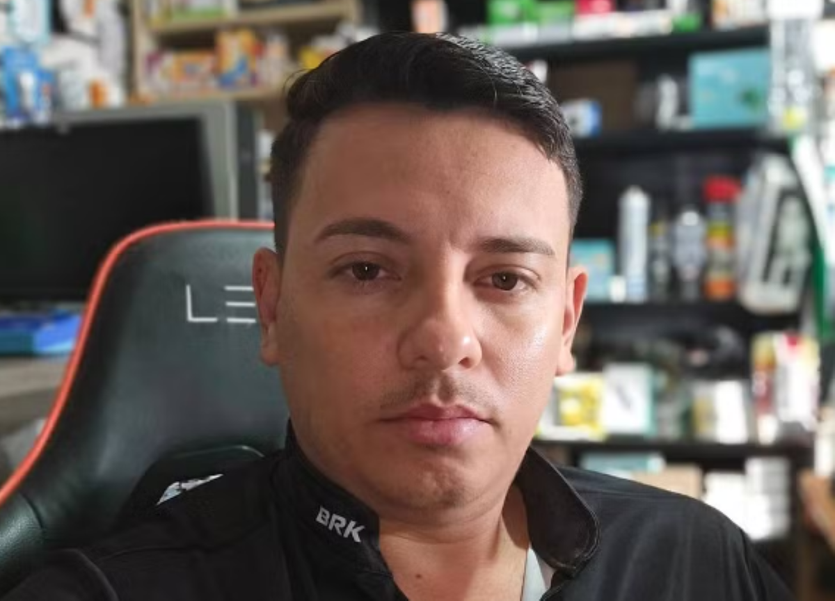Motorista morre após perder controle da direção, bater em vala e capotar veículo