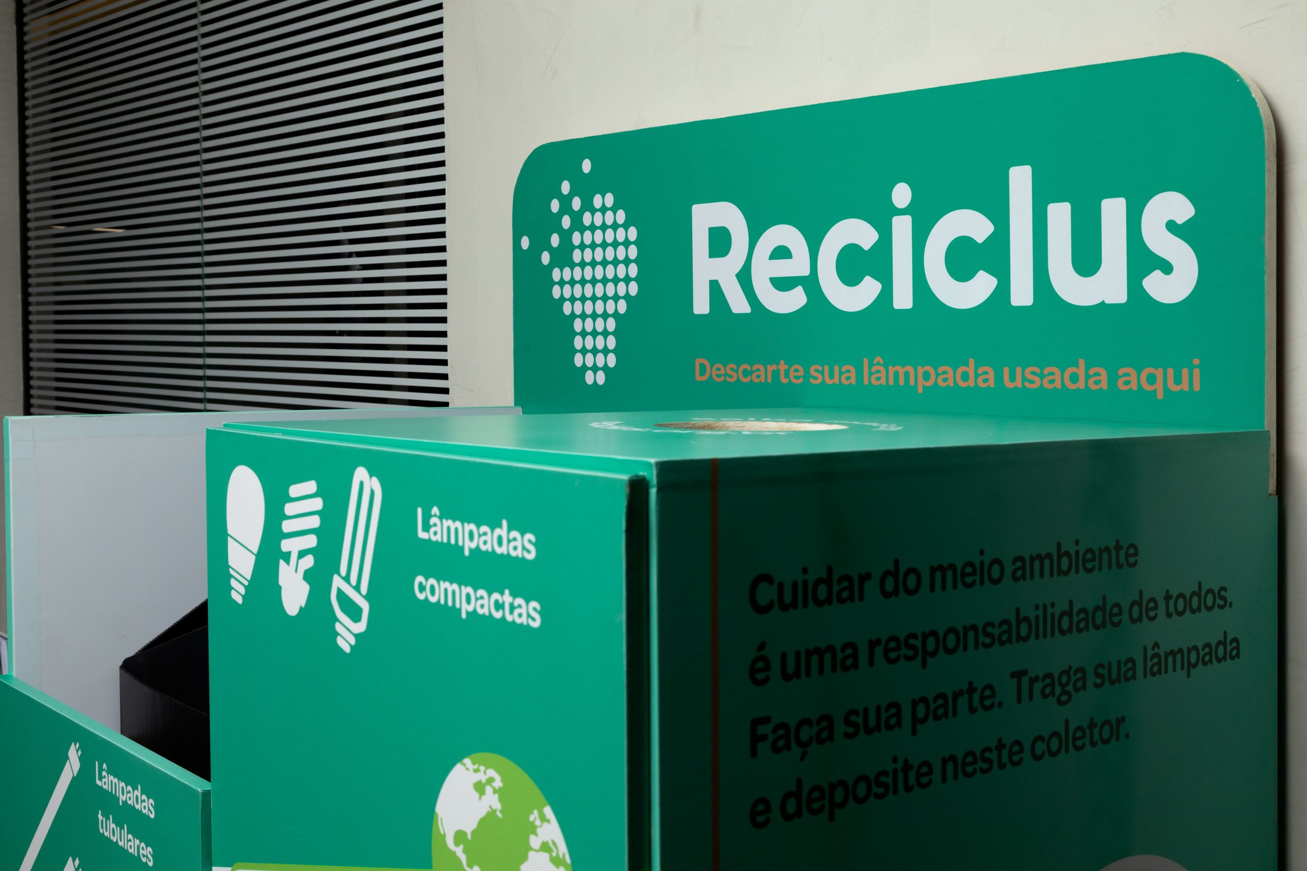 Comerciantes, Prefeituras ou Secretarias de Meio Ambiente da região Centro-Oeste podem solicitar gratuitamente coletor para reciclagem de lâmpadas   