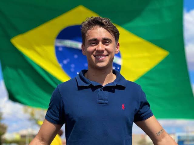 Nikolas Ferreira participa de carreata de Flávia e Zaeli em Várzea Grande nesta sexta-feira