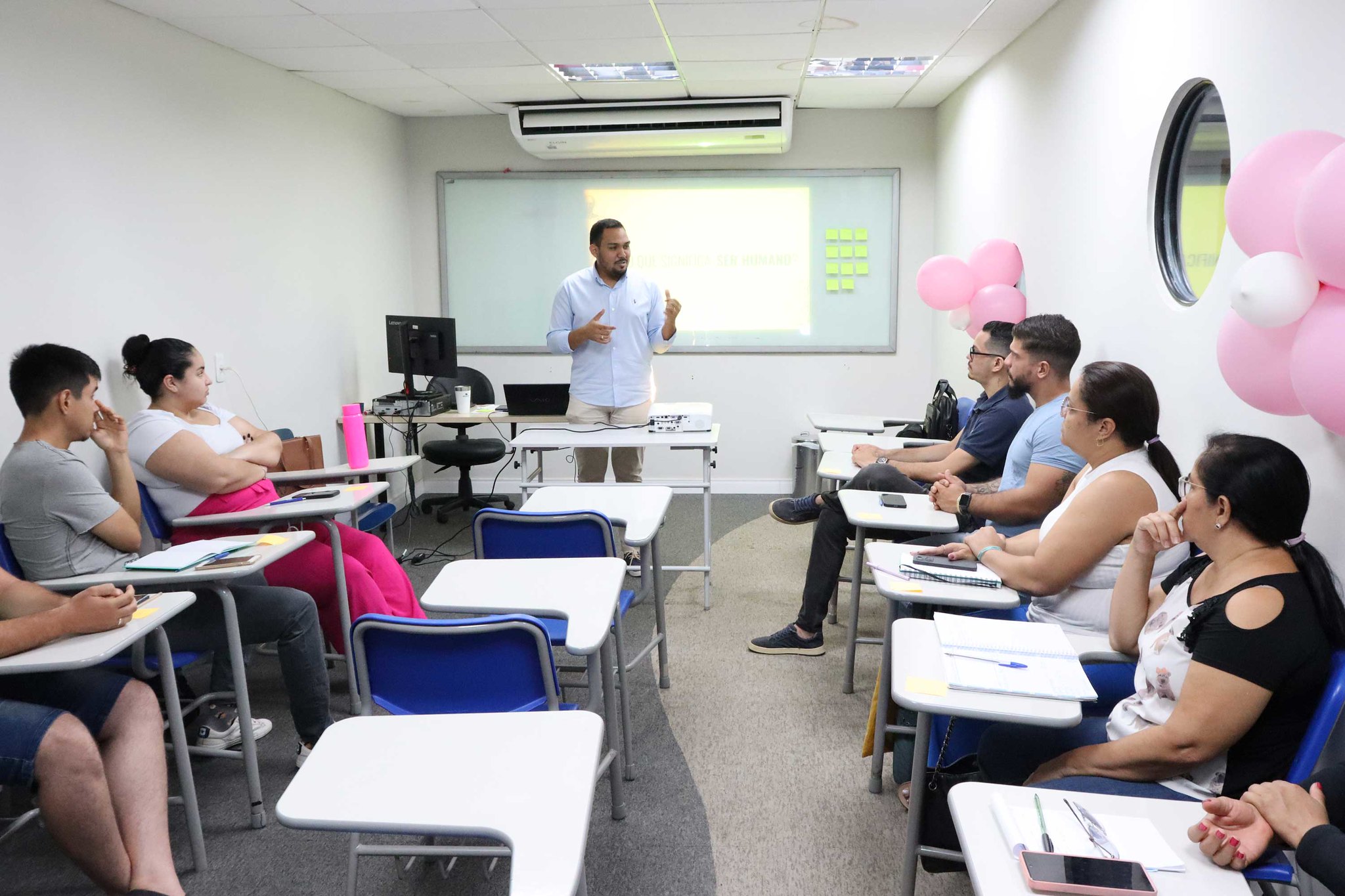Sinop está com 178 vagas em cursos gratuitos de hospitalidade, beleza, empreendedorismo e logística