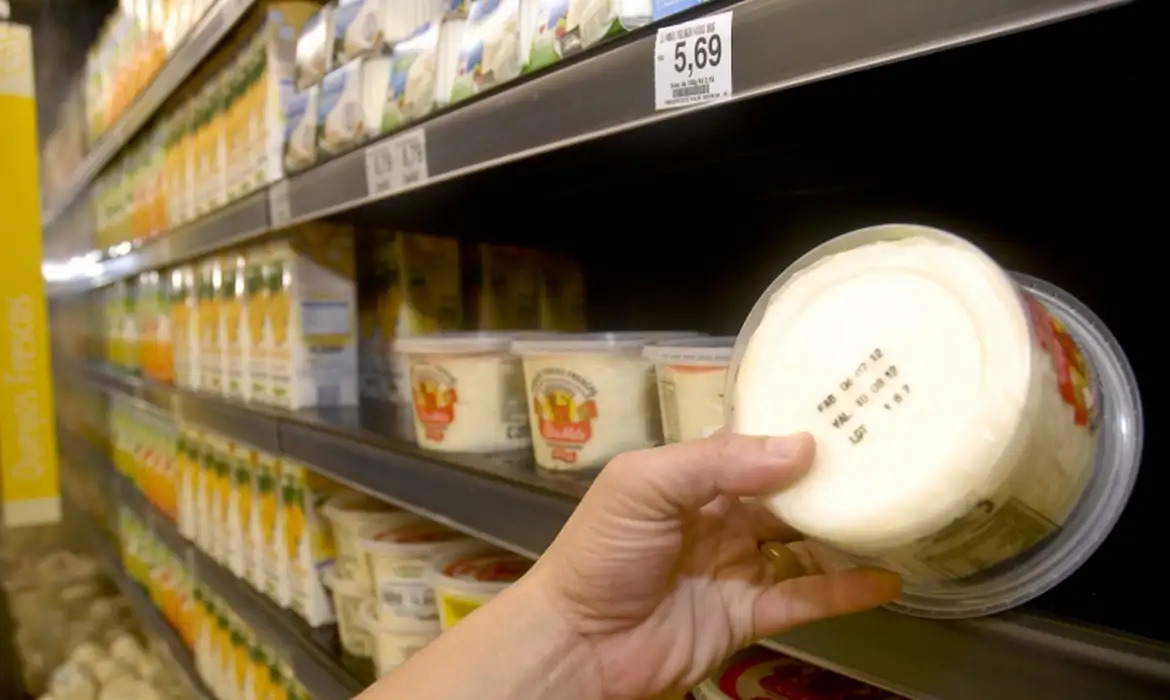 Mato Grosso tem 252 novos casos relacionados a produtos impróprios para consumo em 2024
