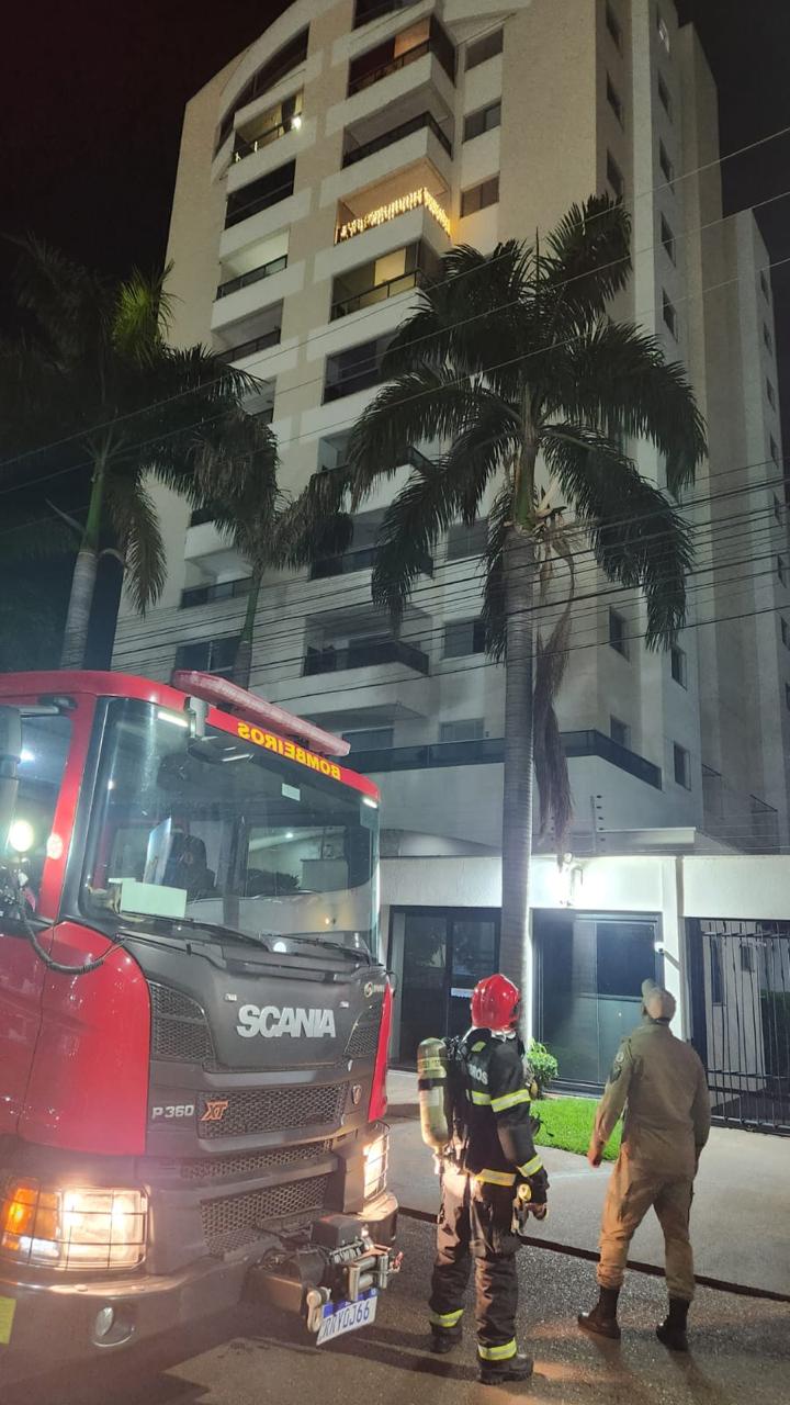 Rondonópolis | Bombeiros militares realizam verificação de segurança em edifício residencial após princípio de incêndio em ar-condicionado