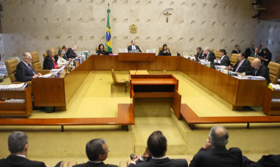 Maioria do STF vota por manter símbolos religiosos em órgãos públicos