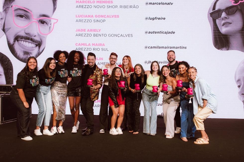 Transformação do varejo e novos talentos: Arezzo&Co conclui capacitação de vendedores e gerentes de todo o Brasil e forma squad de influenciadores no interior do Mato Grosso