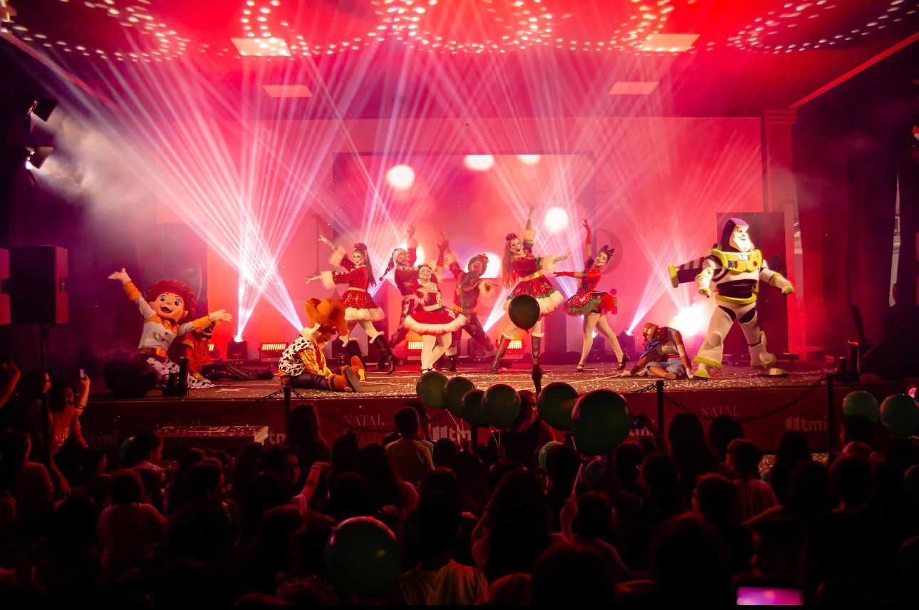 Abertura do Natal Mágico TMI é marcada por muitas atrações e sucesso de público