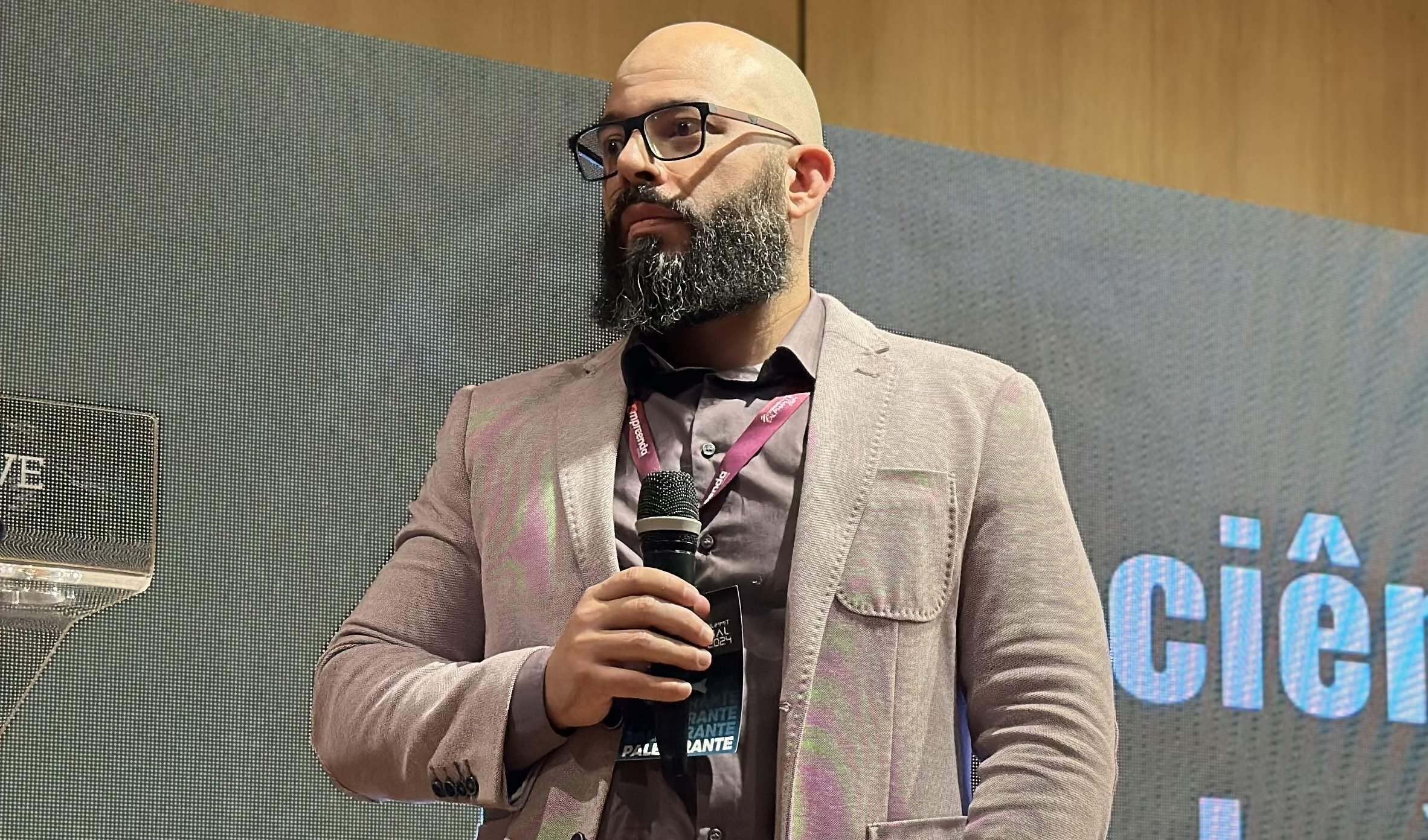 Estudo Explora a Relação Entre Indivíduos de Alto QI e Animais Sob Perspectiva Científica e Ética