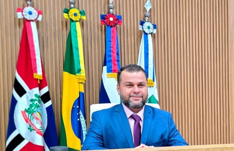 Anderson Bananeiro denuncia atraso do pagamento dos professores contratados