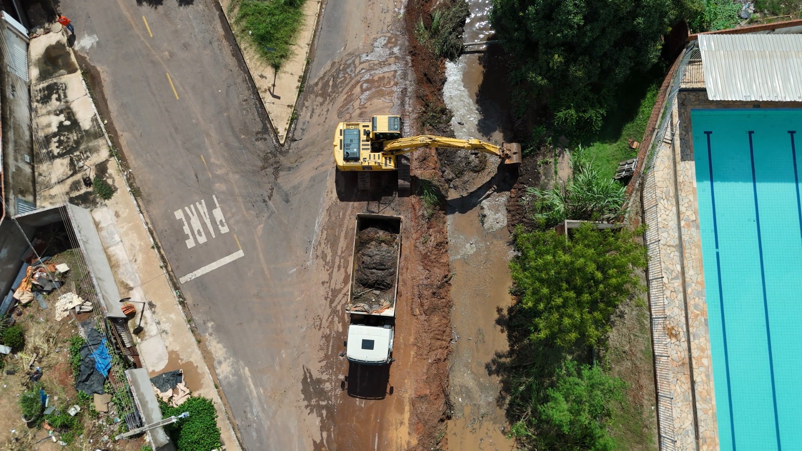 Rondonópolis | Equipes atuam em força-tarefa para limpeza de espaços públicos