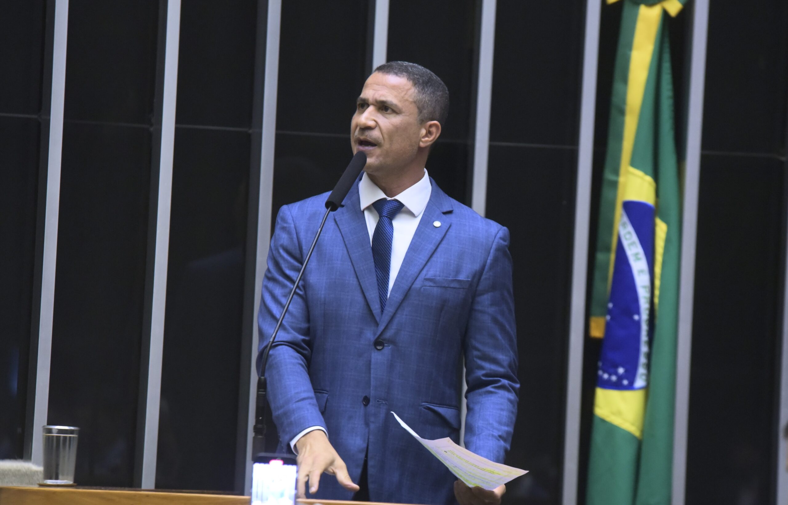 Deputado federal Coronel Assis explica que zerar imposto para alimentos importados não beneficia consumidores e gera crise na cadeia produtiva