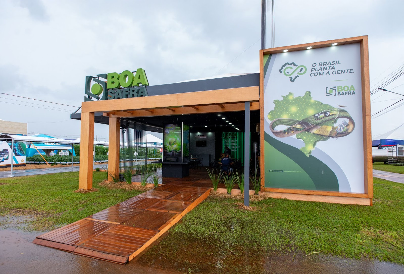 Boa Safra apresenta portfólio de sementes durante a Show Safra, em Lucas do Rio Verde