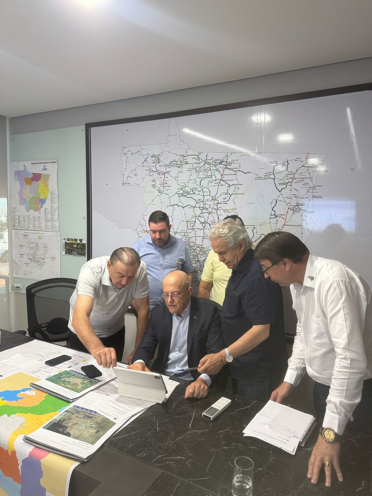 Membros do Republicanos de Rondonópolis debatem a construção do novo Hospital Regional com o vice-governador Otaviano Pivetta