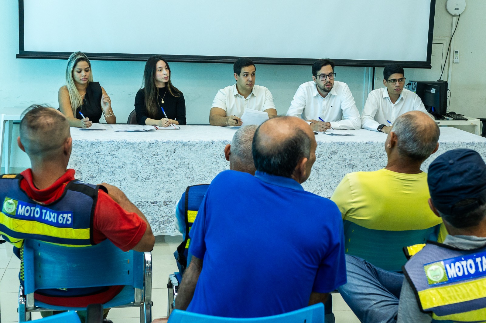 Rondonópolis | Prefeitura se reúne com mototaxistas para alinhar cumprimento de lei