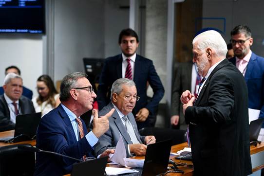 Jayme chama de “absurda” decisão de Dino sobre confisco de terras; Senado reage ao STF