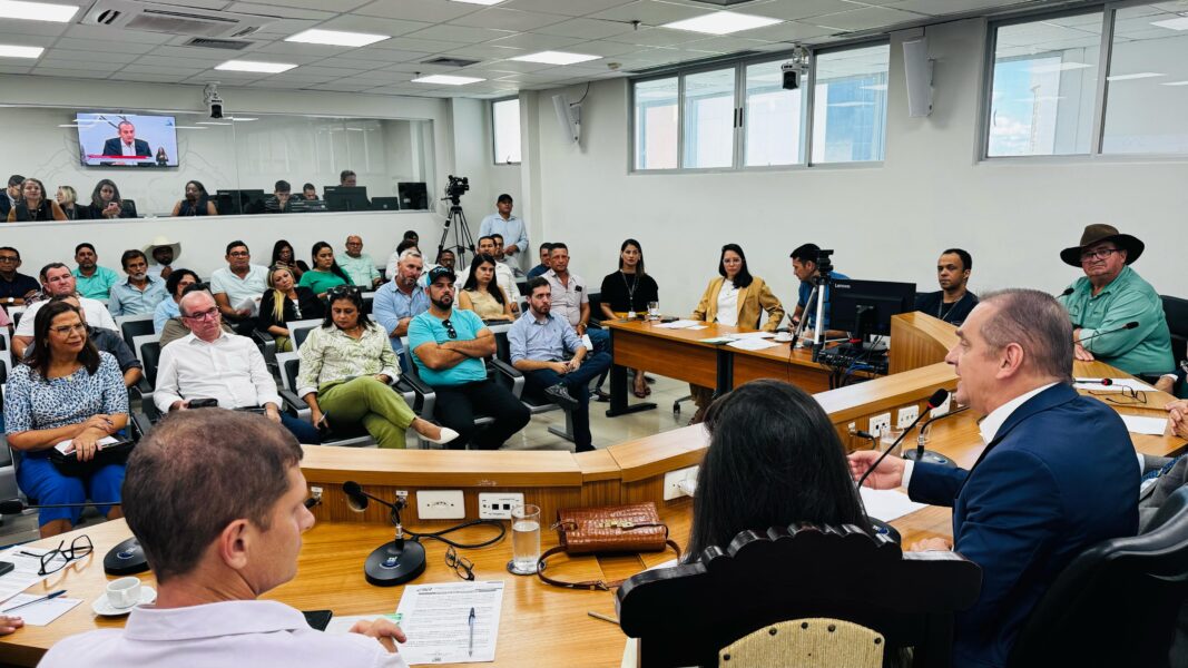 Wilson Santos alerta descaso com polos desativados da Empaer e cobra diálogo com o Estado