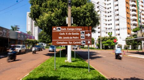 Rondonópolis | Semob instala placas com informações de locais turísticos, históricos e culturais