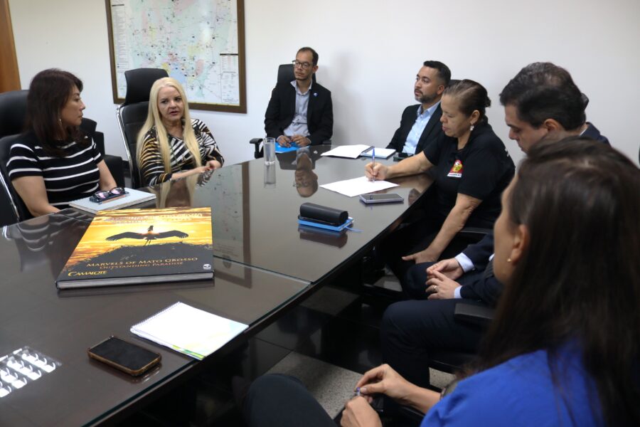 Sindijufe-MT apresenta demandas de servidores para presidente do TRE-MT