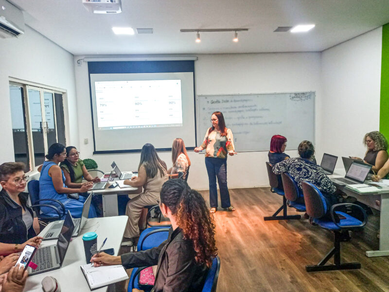 Prefeitura de Cáceres promove formação com diretores e coordenadores para fortalecer a aprendizagem nos anos iniciais