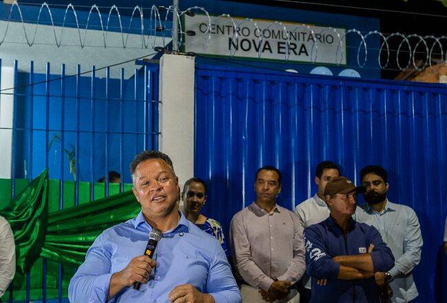 Prefeito Cláudio Ferreira inaugura Centro Comunitário no Nova Era