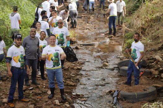 Rondonópolis | No Dia do Meio Ambiente, Prefeitura faz mutirão de limpeza no Córrego Piscina