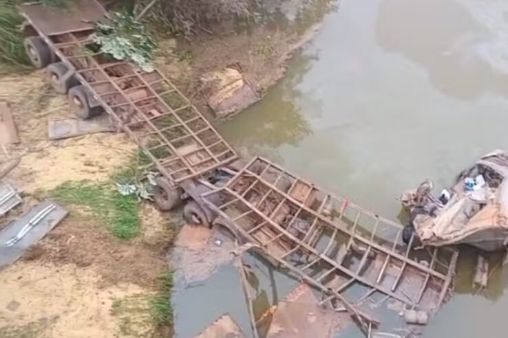 Motorista é encontrado morto em rio após carreta despencar de ponte em Jaciara