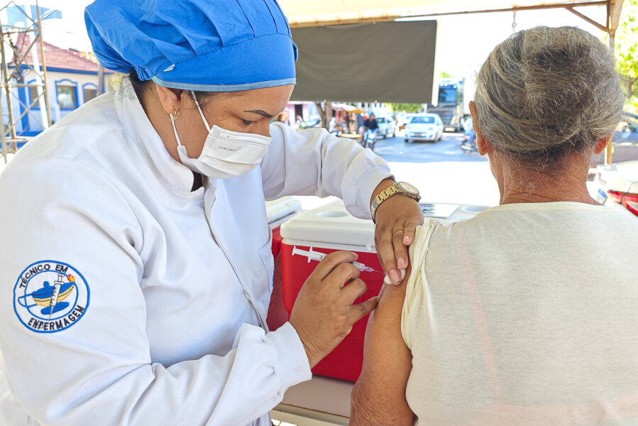 Cáceres lidera vacinação contra a gripe em Mato Grosso com mais de 17 mil doses aplicadas