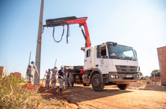 Rondonópolis |  Prefeitura dá início em obra de instalação de rede elétrica no Alfredo de Castro 3