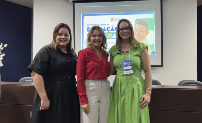 Servidores da Educação participam de seminário em Sobral (CE)