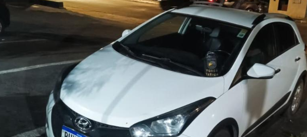 Força Tática recupera veículo roubado escondido em região de mata em Rondonópolis