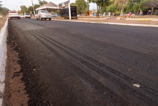 Rondonópolis | Motoristas desrespeitam interdição e estragam microrrevestimento na Lions
