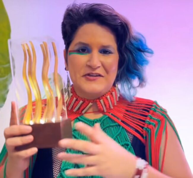 Cantora mato-grossense Estela Ceregatti vence Prêmio Sebrae da Música da Amazônia