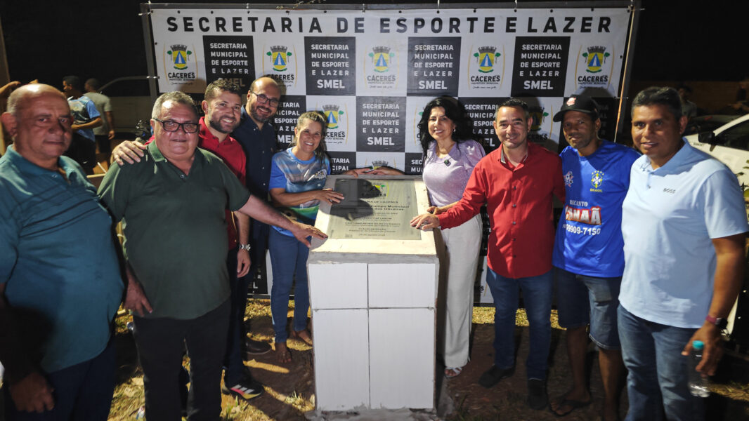 Cáceres | Prefeitura inaugura iluminação do campo de futebol do Jardim das Oliveiras