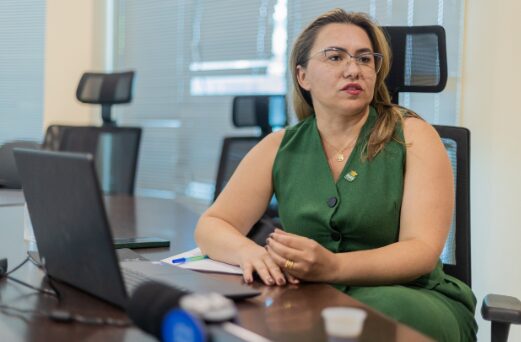 Secretária anuncia entrega de mais 1.025 cartões do Ser Família em Rondonópolis