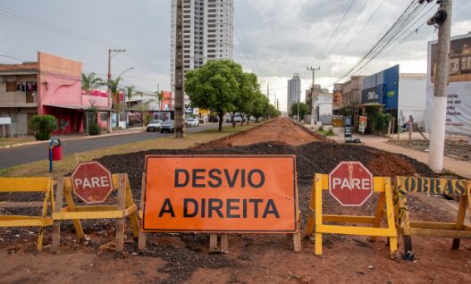 Rondonópolis | Prefeitura investe na melhoria estrutural do pavimento na Av. Júlio Campos