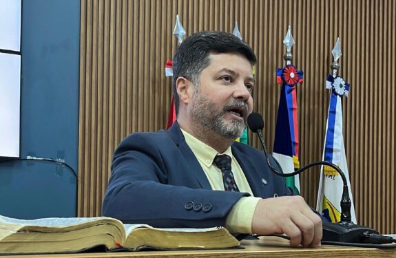 Dr. José Felipe destaca Lei que garante ensino de técnica de desengasgo em Rondonópolis