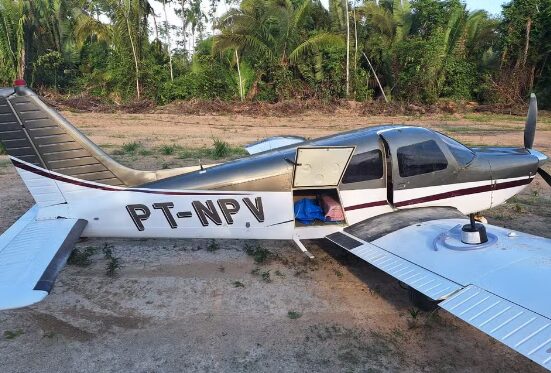 PF apreende avião com meia tonelada de drogas em RO