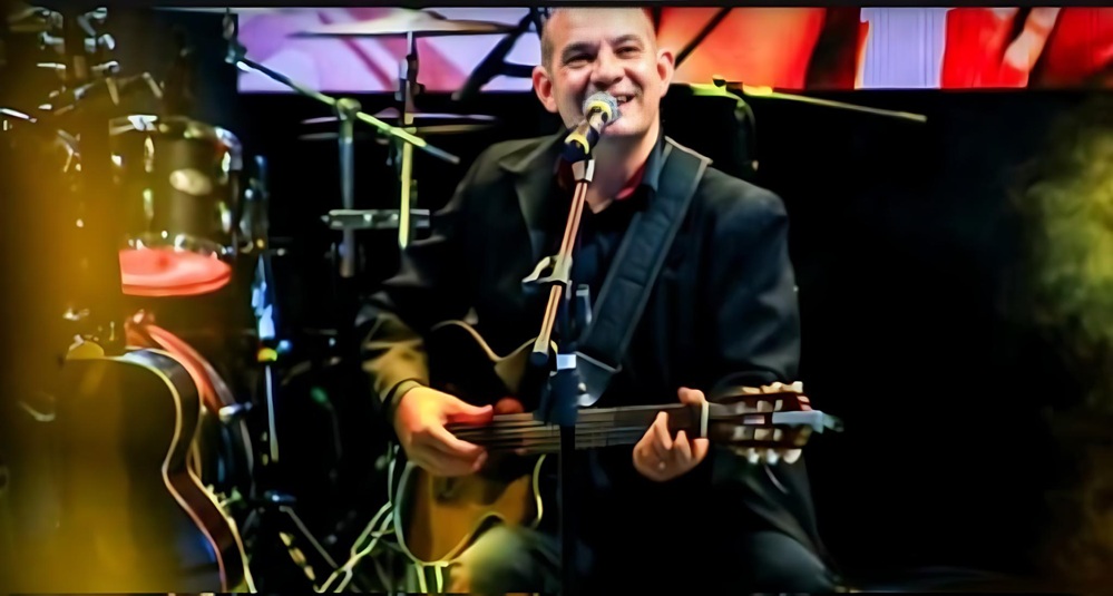 Musicoterapeuta de MT transforma canção em cuidado nos hospitais e produtividade nas empresas