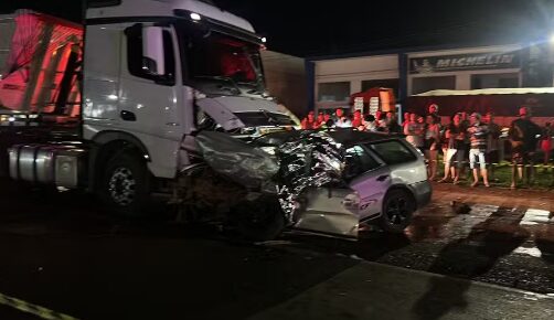 Lucas do Rio Verde | Dois motoristas morrem após batida entre carro e carreta na BR-163