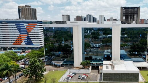 INSS firma compromisso com a CAIXA para adequação de procedimentos de crédito consignado