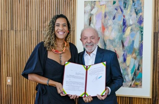 Lula assina 28 decretos de desapropriação em prol de quilombolas em 14 estados