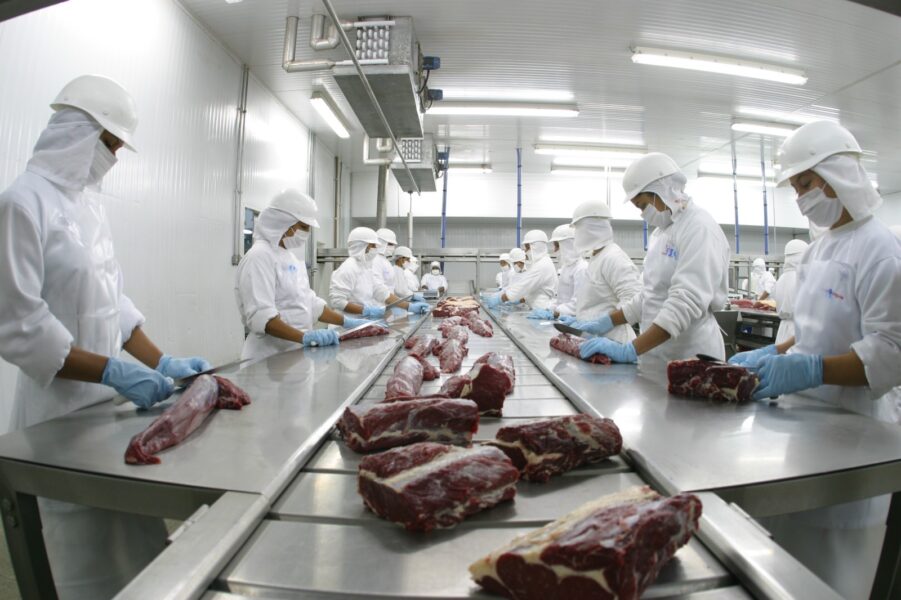 Mato Grosso lidera exportações de carne bovina para a China em 2025