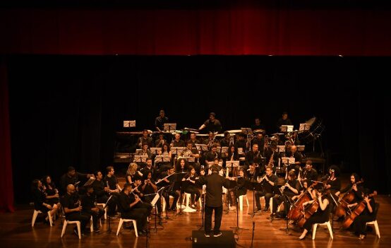 Orquestra CirandaMundo recebe Thales de Paiva para concerto com forró e brasilidades no Cine Teatro Cuiabá
