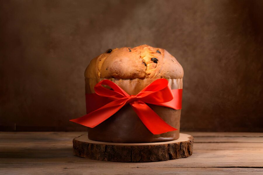 Shopping de Cuiabá presenteia clientes com panetone nas compras de Natal